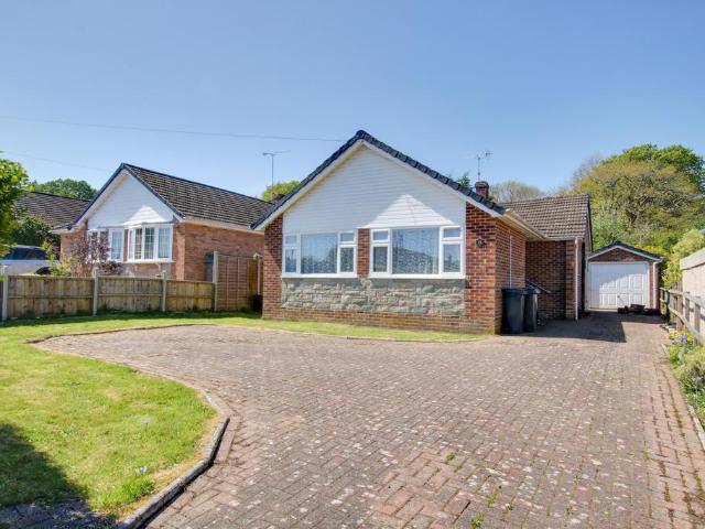 Bungalow for sale in Waltham Chase, Hampshire