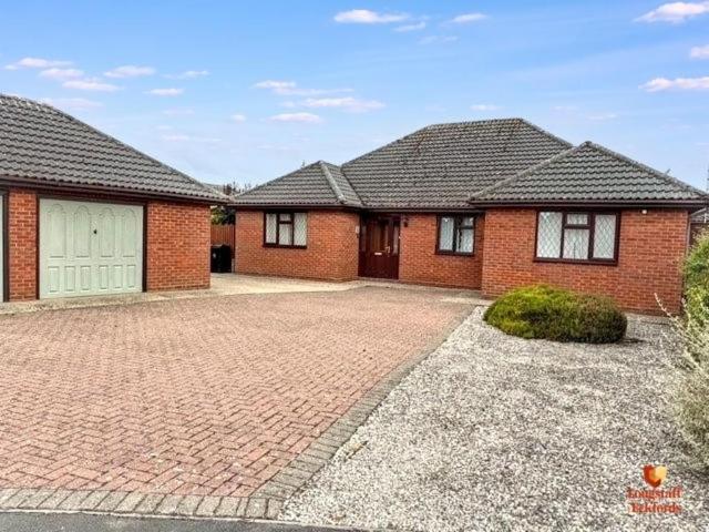 Bungalow for sale in Eastgate, Barholm