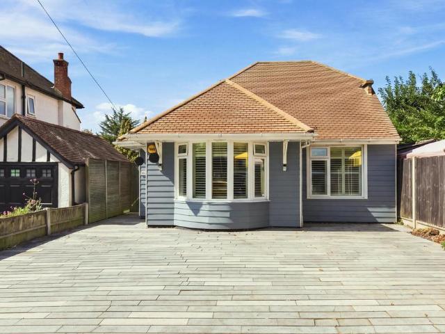 Bungalow for sale in Alton Barnes, Essex