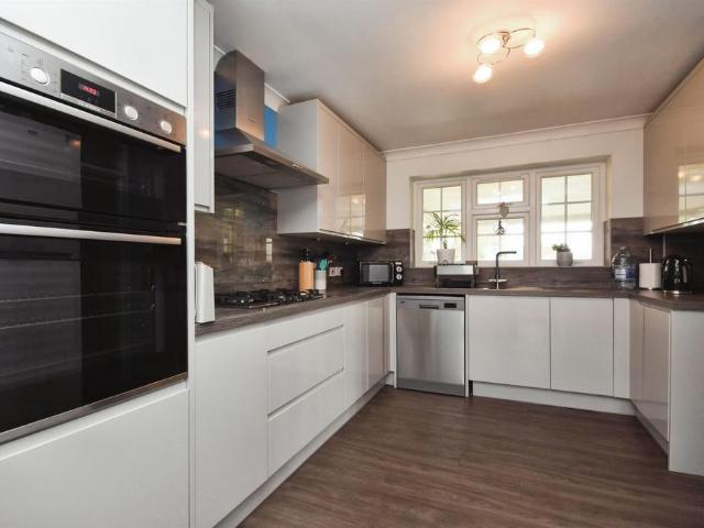 Bungalow for sale in Chipping Hill, Essex