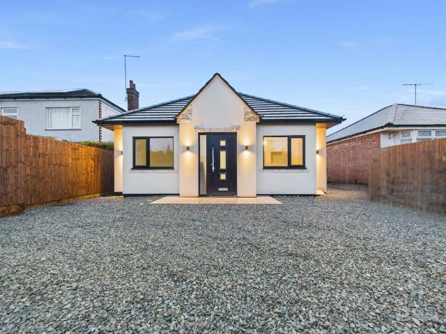 Bungalow for sale in Yaxley, Huntingdon