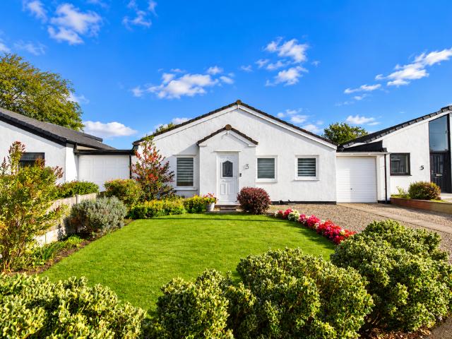 Bungalow for sale in Hale