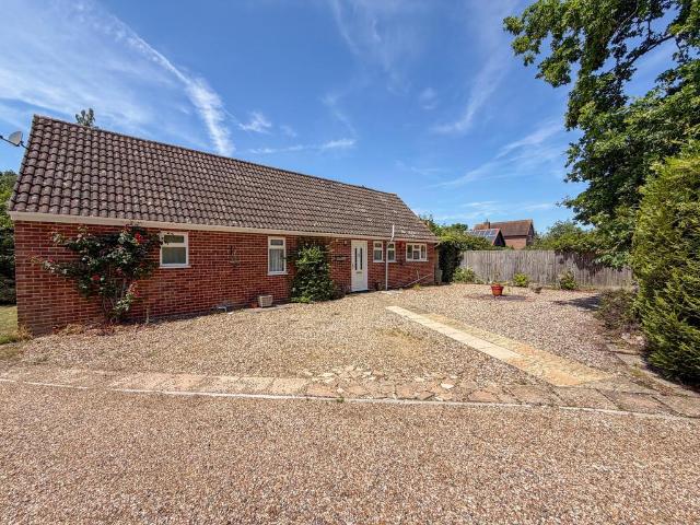 Bungalow for sale in Fordham Heath, Essex