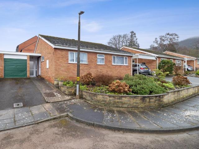 Bungalow for sale in Barnard's Green, Forthampton