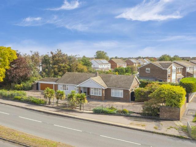 Bungalow for sale in Winter Gardens, Essex