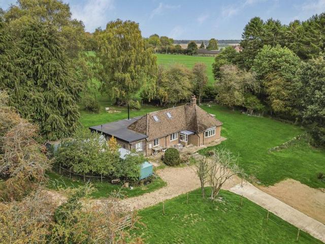 House for sale in Pouchen End, Hertfordshire