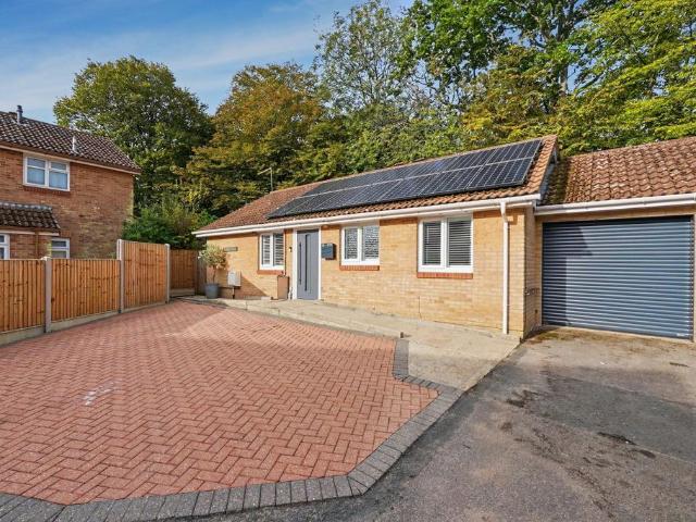 Bungalow for sale in Bluebell Hill, Tonbridge and Malling