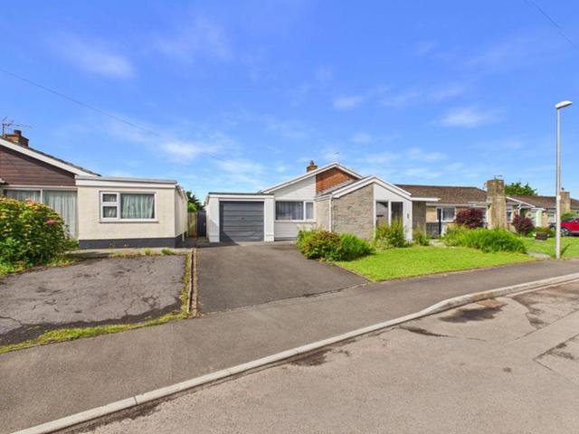 Bungalow for sale in Ferryside, Wales