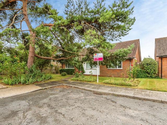 Bungalow for sale in Seaford, Iford