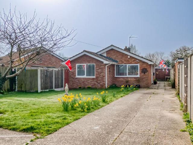 Bungalow for sale in Stokesby, Norfolk