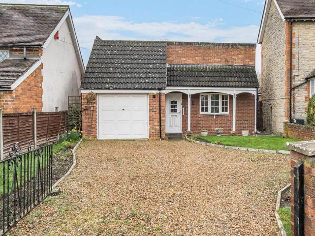 Bungalow for sale in Bedford