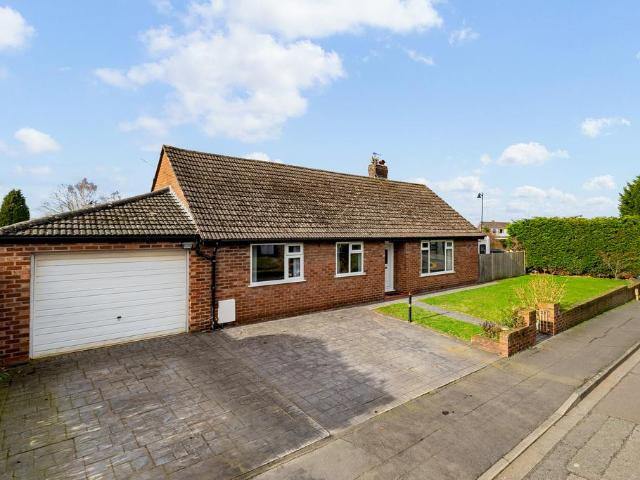 Bungalow for sale in Moore