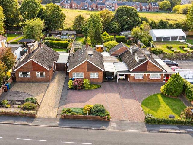 Bungalow for sale in Common Side, Cannock Chase