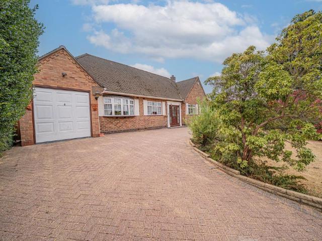 Bungalow for sale in Sharmans Cross, Solihull