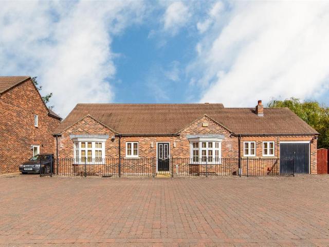 Bungalow for sale in North Gosforth, Newcastle Upon Tyne