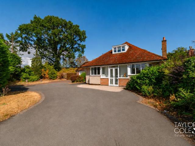 Bungalow for sale in Gun Hill, Warwickshire