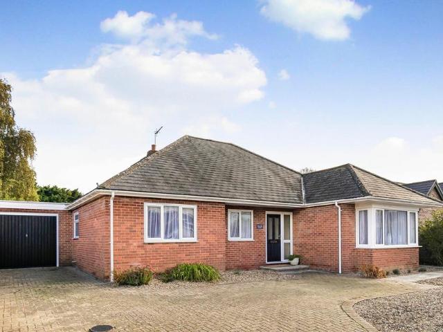 Bungalow for sale in Chelmondiston, Suffolk