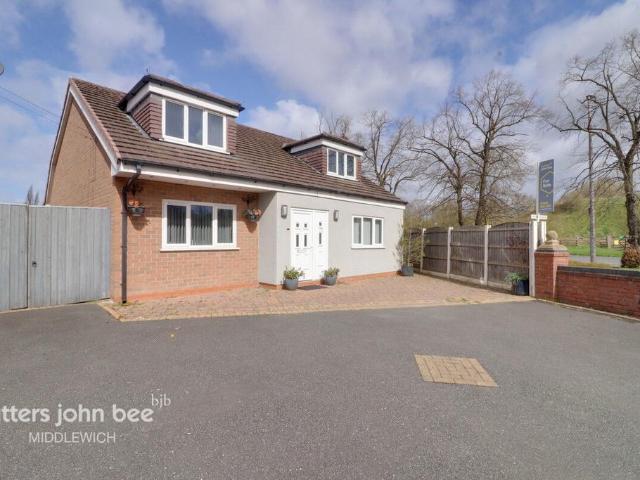 Bungalow for sale in Middlewich