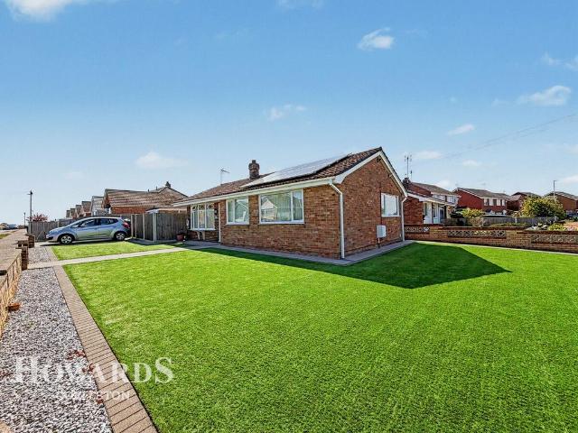 Bungalow for sale in Stokesby, Norfolk