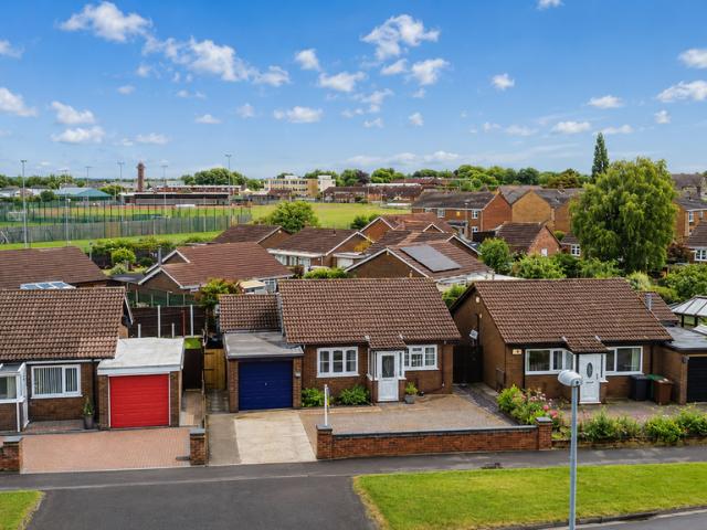 Bungalow for sale in Ermine West, Brayford