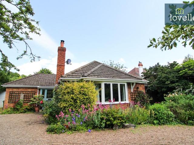 Bungalow for sale in Wellow, Grimsby