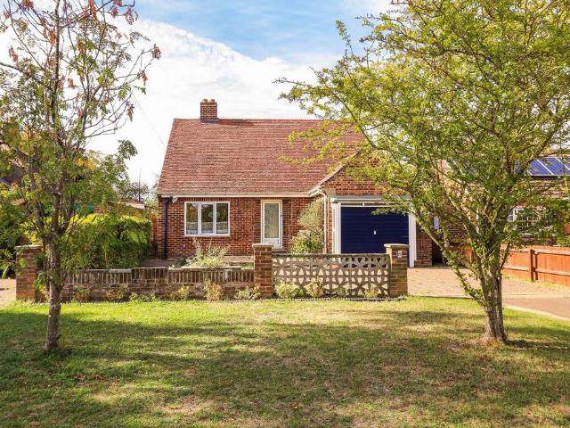 Bungalow for sale in Stapleford, South Cambridgeshire