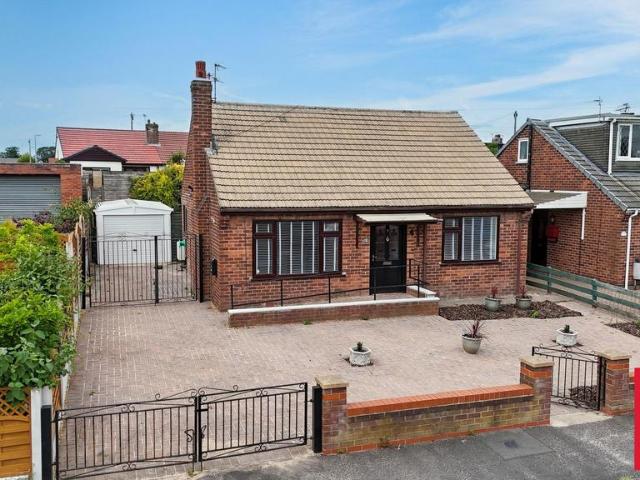 Bungalow for sale in Higher Irlam, Salford