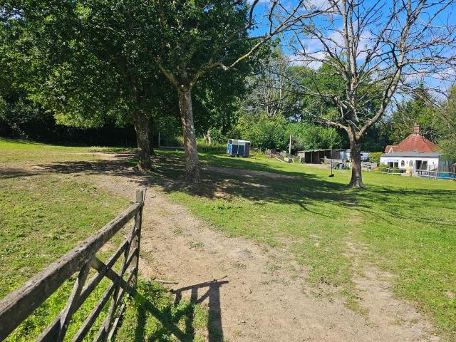 Bungalow for sale in Hillview, Surrey