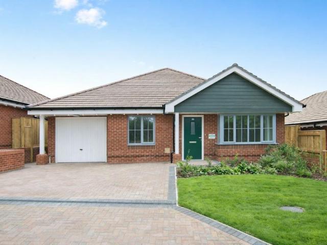 Bungalow for sale in Ashurst Bridge, Hampshire