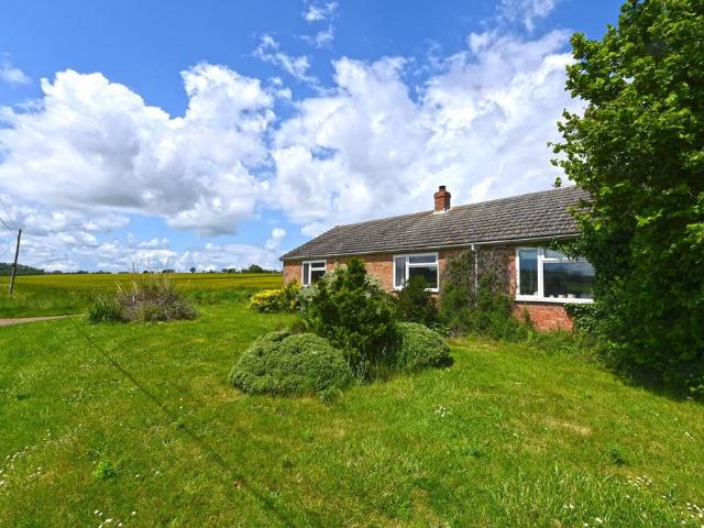 Bungalow for sale in Cookley, Eastbridge