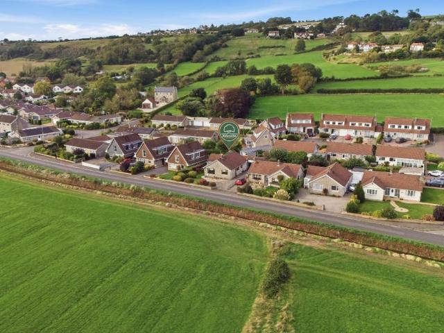 Bungalow for sale in South Hill, Bleadon