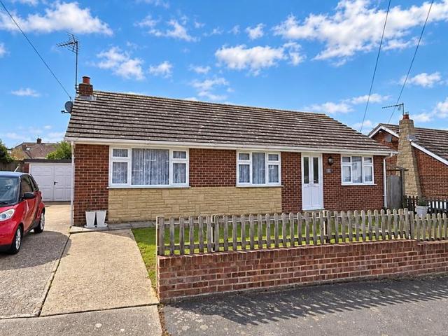 Bungalow for sale in Beltinge, The Bridge