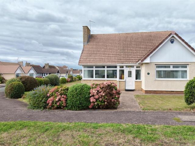 Bungalow for sale in Sully, Wales