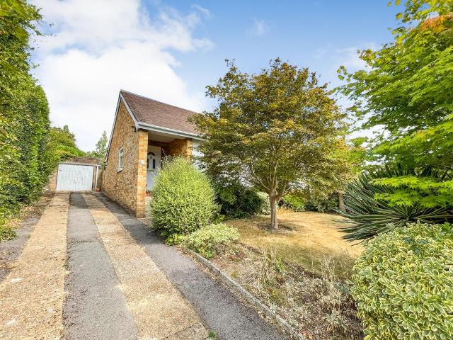 Bungalow for sale in Bassett Green, City Of Southampton