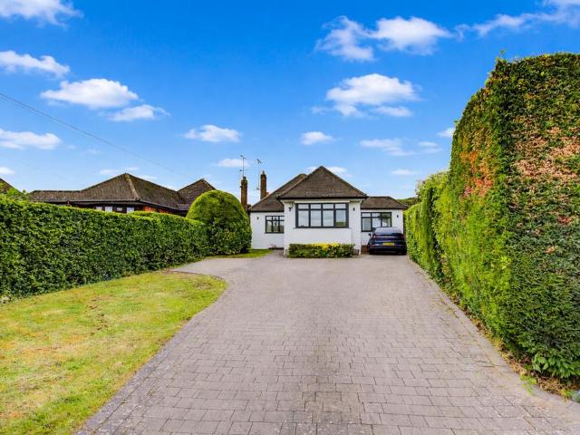 Bungalow for sale in Alton Barnes, Essex