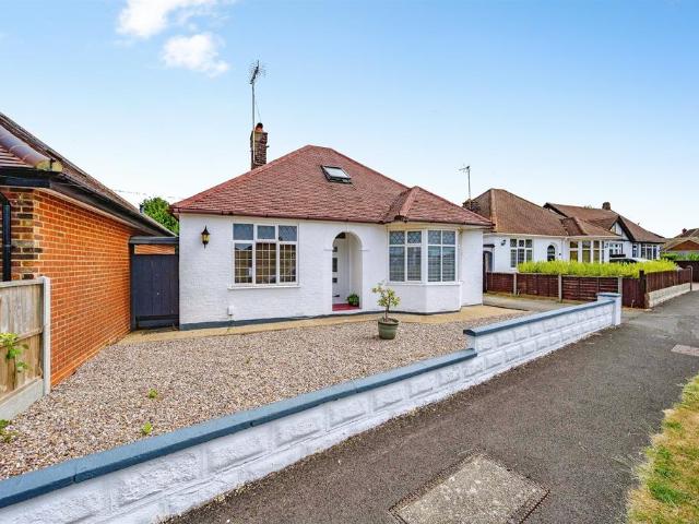 Bungalow for sale in Warden Hill, Luton