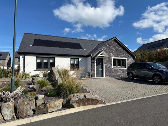 Bungalow for sale in Llanon, Wales