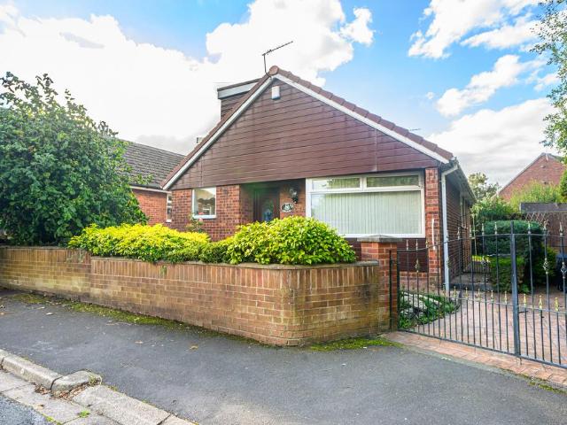 Bungalow for sale in Wargrave, Newton-le-willows