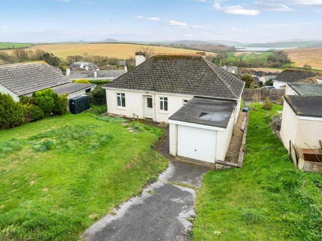 Bungalow for sale in Strode, Devon