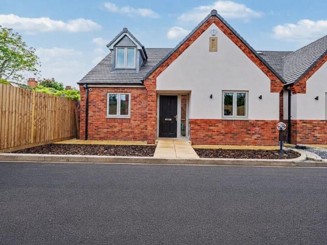 Bungalow for sale in Barton, Leicestershire