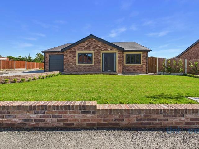 Bungalow for sale in Newton-with-Scales, Lancashire