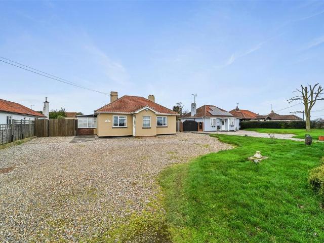 Bungalow for sale in East End, Chelmondiston