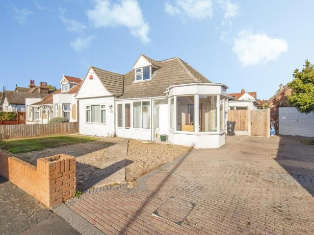 Bungalow for sale in Clacton-on-Sea, Tendring