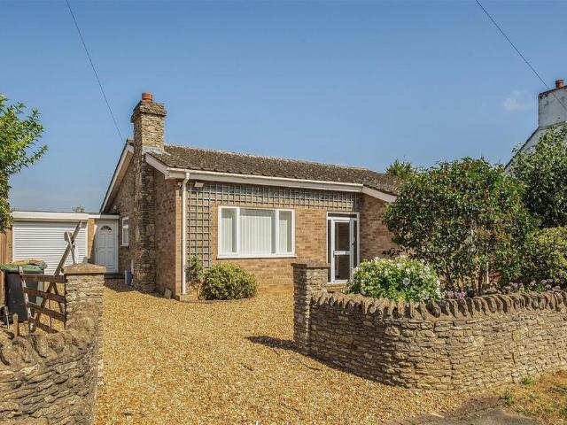 Bungalow for sale in Bedford