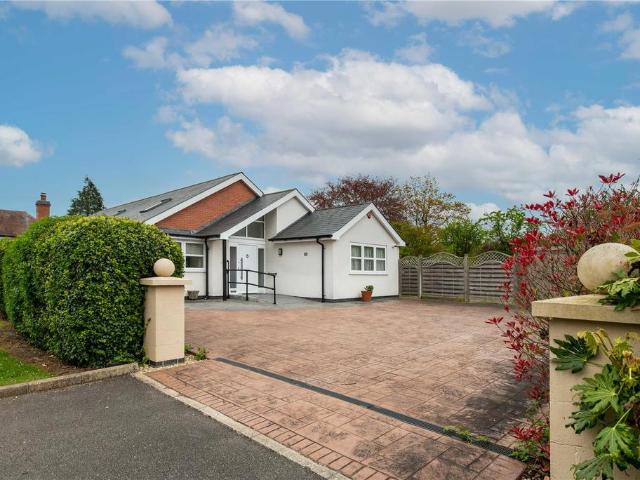 Bungalow for sale in Barton In Fabis, East Midlands