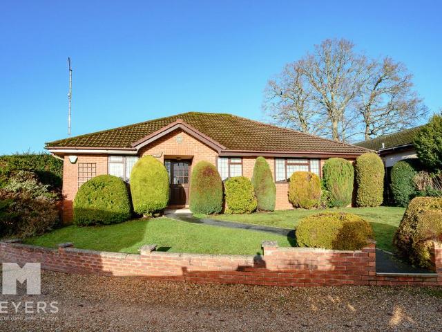 Bungalow for sale in Ebblake, Verwood