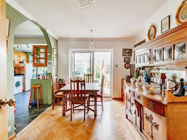 Bungalow for sale in Hillview, Surrey