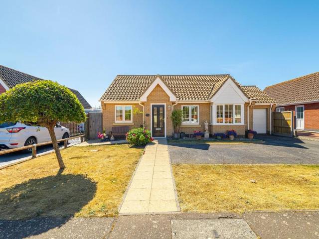 Bungalow for sale in Stokesby, Norfolk