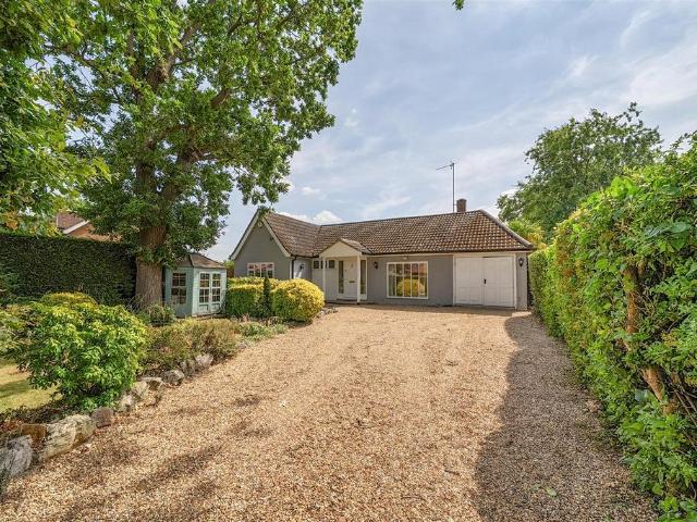 Bungalow for sale in Bedford