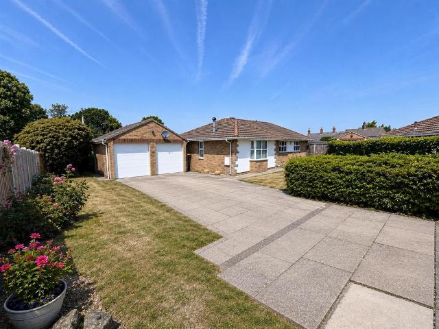 Bungalow for sale in Pogmoor, South Yorkshire